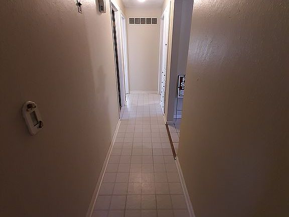 5th image of 13 Greenway Dr