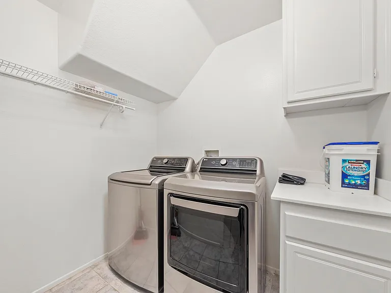 8371 Attica Dr — Photo 6