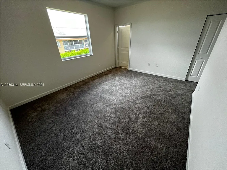 1810 SE 26th Ter #1810 — Photo 28