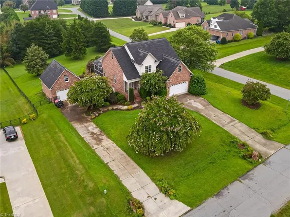 112 Redberry Ln, Winston Salem, NC 27107