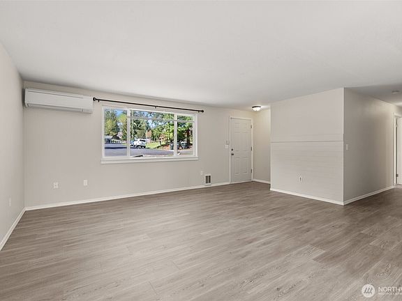 5th image of 5221 Concolor Court SW