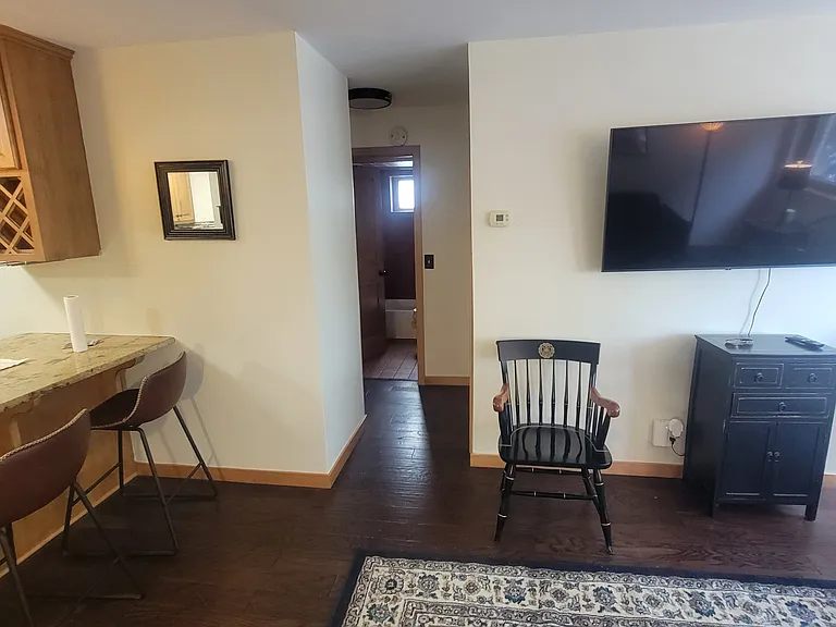 1800 Lasalle Ave #106 — Photo 7