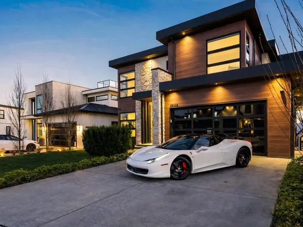 35468 Verado Ct, Abbotsford, BC V3G 0G2