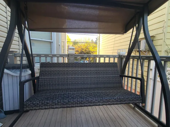 561 Avenue East image 22 of 36