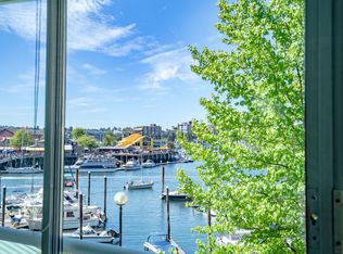 1600 Howe St #201, Vancouver, BC V6Z2L9