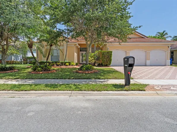 15957 SW 16th St, Hollywood, FL 33027