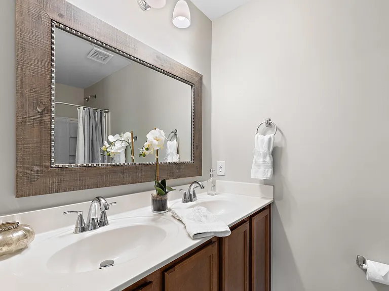 120 Point Comfort Ln — Photo 28