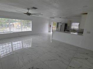 5332 NW 18th St #3-X, Fort Lauderdale, FL 33313