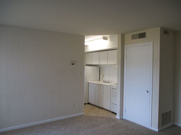 living room/kitchen