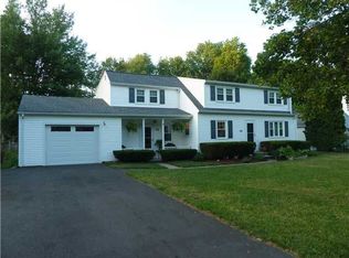 28 Parkhurst Dr, Spencerport, NY 14559