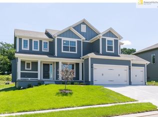 835 Creekmoor Pond Ln, Raymore, MO 64083