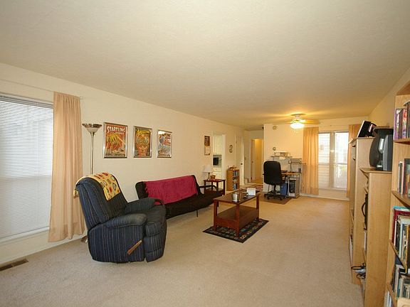 2nd image of 11305 Benttree Cir