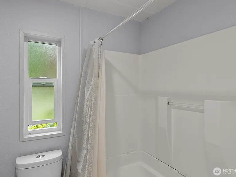 9217 32nd St SE — Photo 13