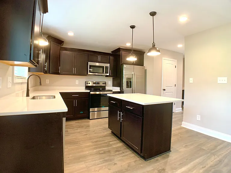733 Banister Dr — Photo 11