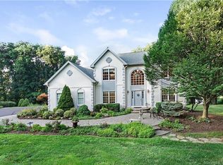 31 Whitewood Rd, Newtown, CT 06470