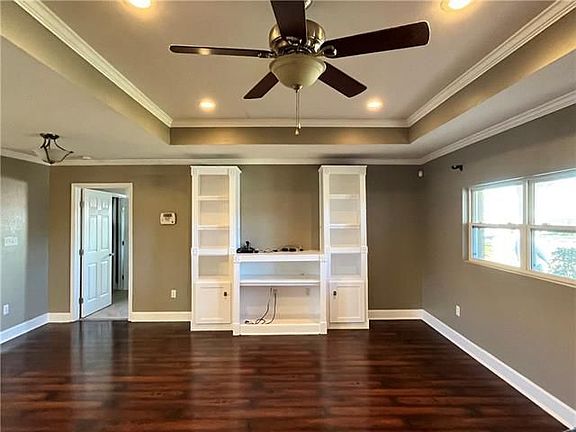 3rd image of 4726 Galahad Dr