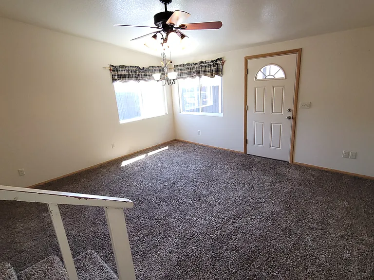 627 Highline Dr — Photo 24