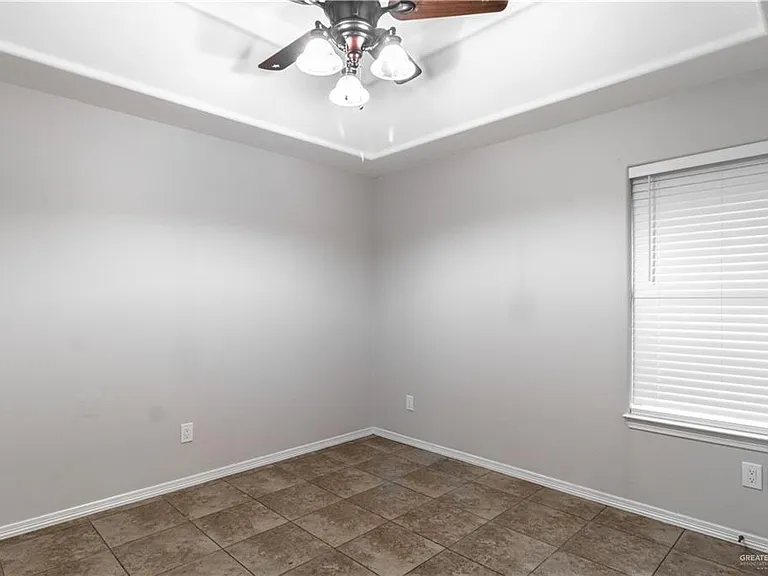 4616 Xanthisma Ave — Photo 11