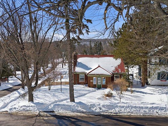 2nd image of 2201 Vermilion Rd