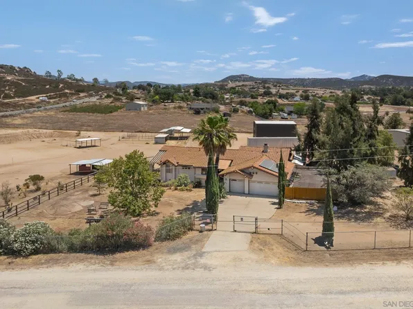 266 Woodmeadow Ln, Ramona, CA 92065