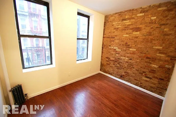 Rented by REAL New York | media 19