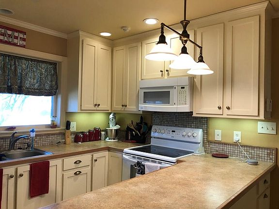 3rd image of 1230 Kirk Cir