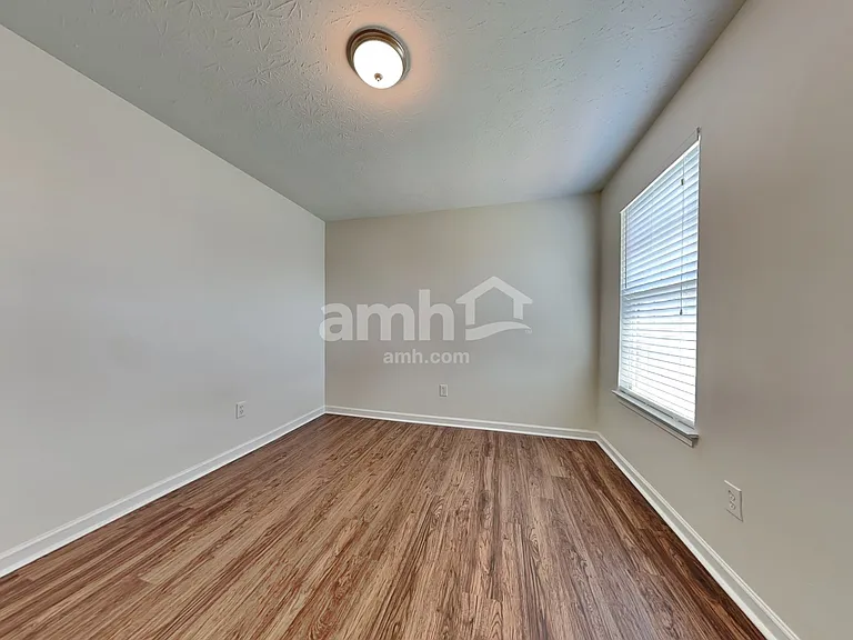 371 Derby Ct — Photo 12