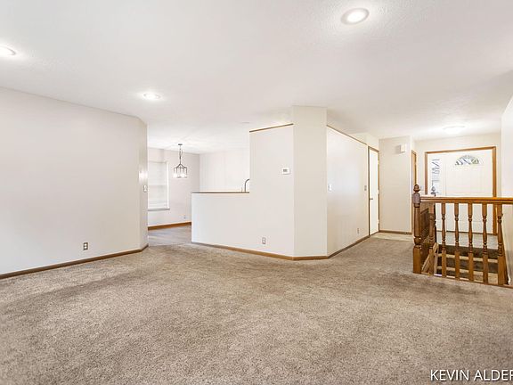 5th image of 10452 Southfield Dr