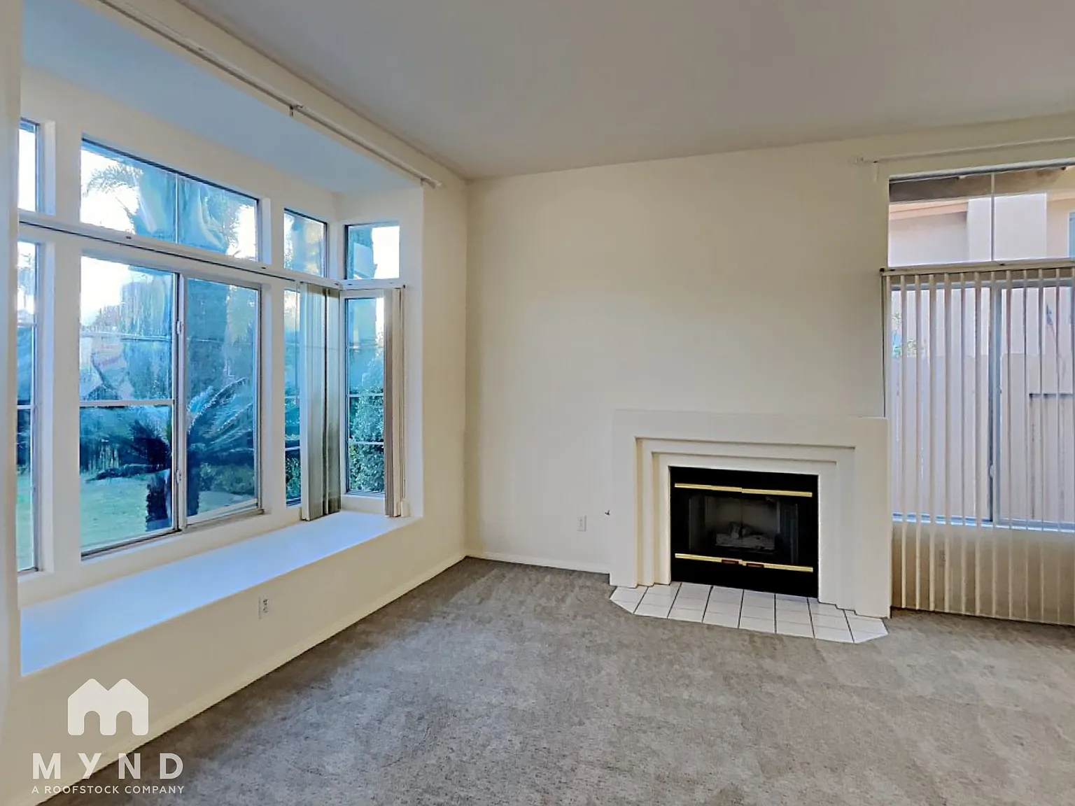 3 bed, 2.0 bath, 1794 sqft, $4,035 — Photo 3