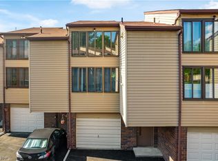 2095 Penguin Ave, Akron, OH 44319