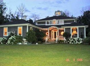 11275 Hawthorn Glen Dr #2, Grosse Ile, MI 48138