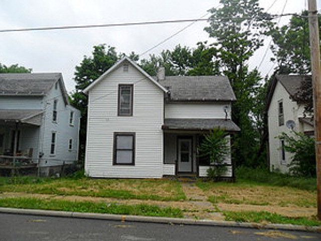 1st image of 297 Superior Ave