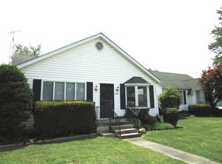 639 Oak St, Carmi, IL 62821