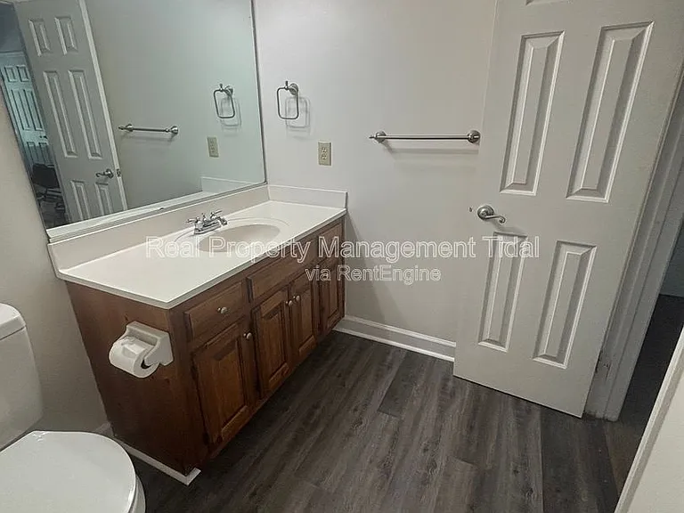 610 Guy Ln — Photo 29