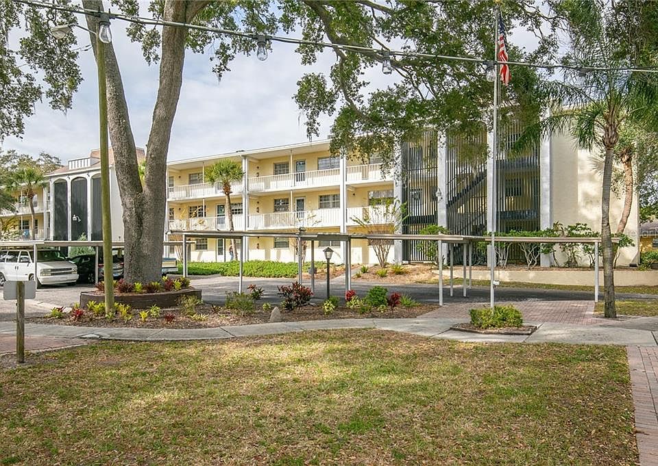 1st image of 1020 De Leon Dr #209