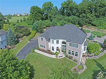3rd image of 13 Creek View Ct