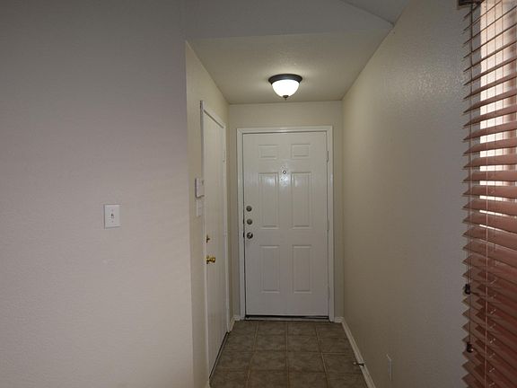 3rd image of 11852 Porcupine Dr