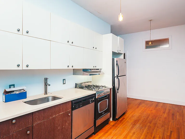 253 Stockholm St #1A — Photo 6