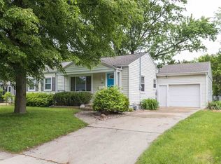 6810 Hubbard Ave, Middleton, WI 53562