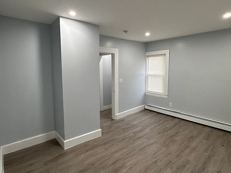 58 Perry St #3 — Photo 2