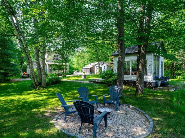 281 A Glory Rd, Hastings Highlands, ON K0L 1C0
