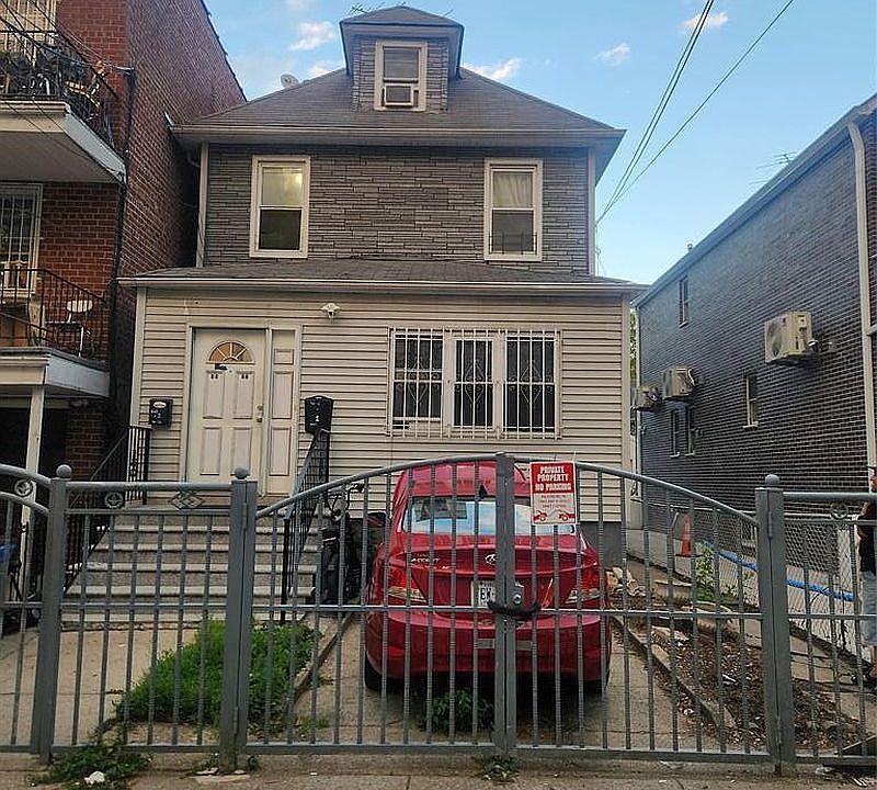 1st image of 4821 91st St