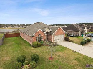 37092 Oak View Ln, Denham Springs, LA 70706