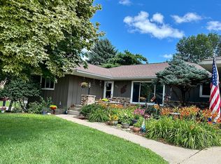 405 Amsterdam Dr SE, Orange City, IA 51041