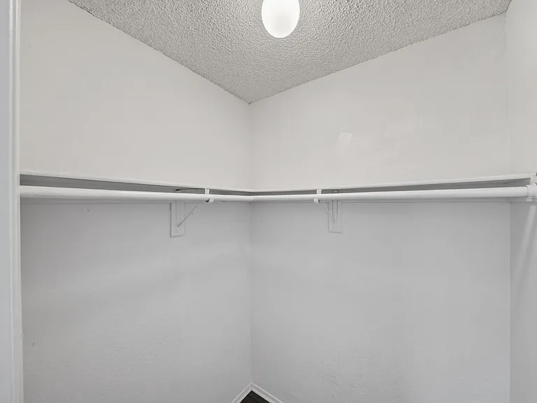 11312 Morrison St #11 — Photo 13