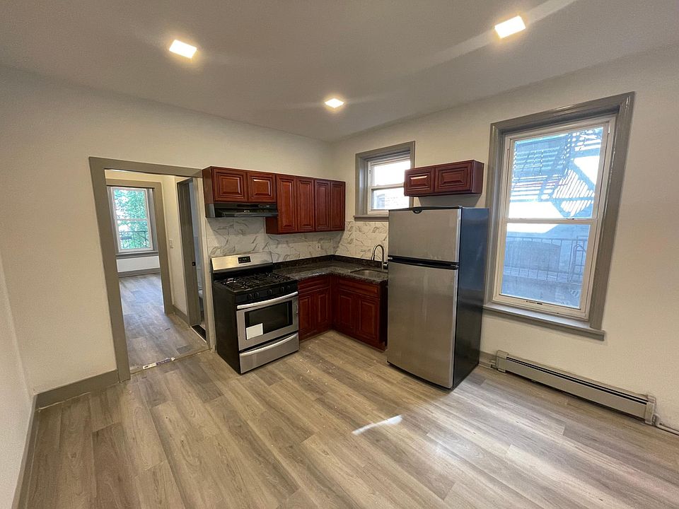 1st image of 83 Bostwick Ave