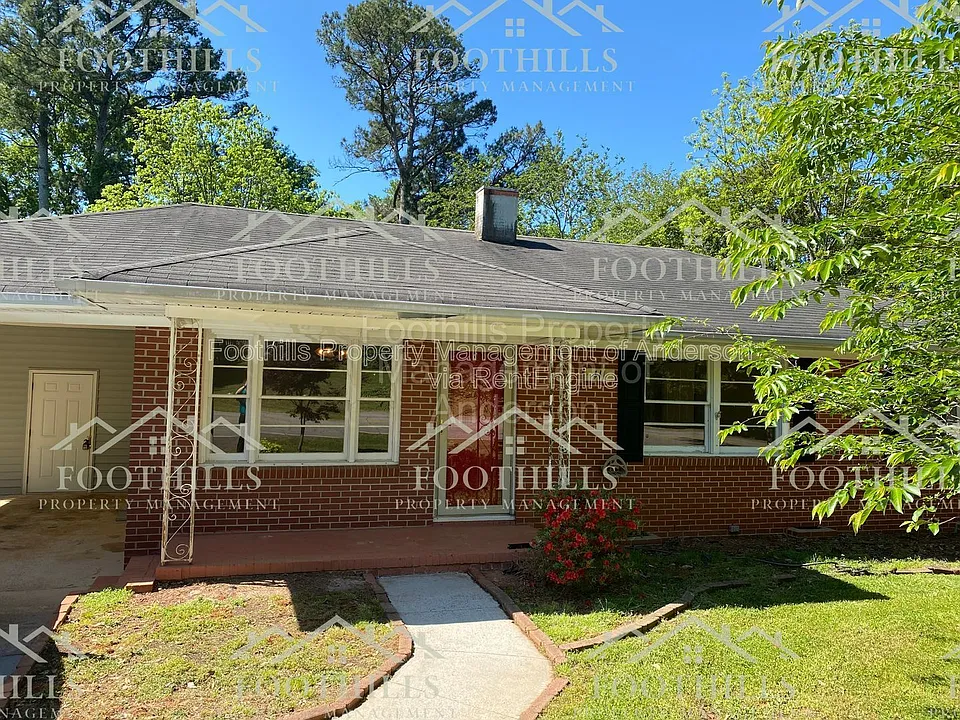 411 Camellia Dr