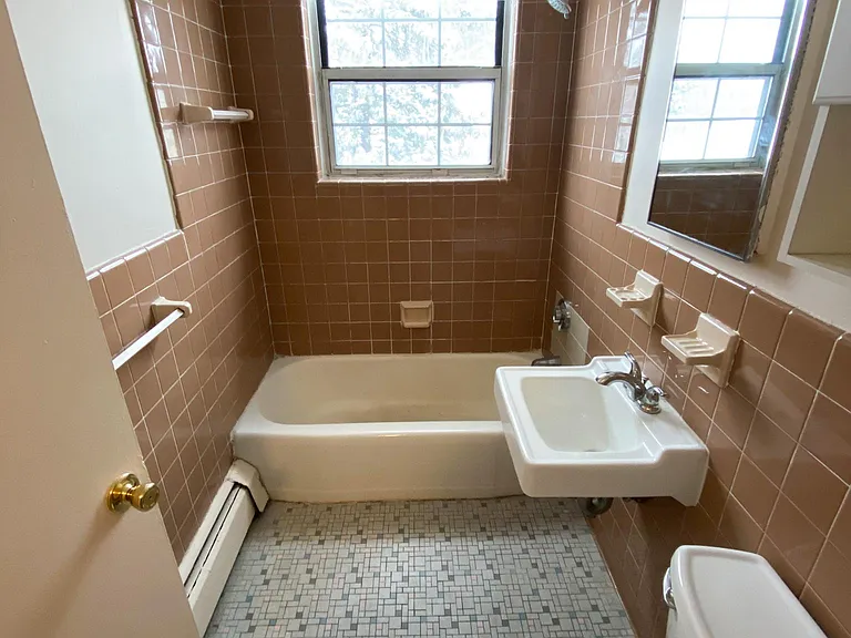 39 Kilby St #11 — Photo 11