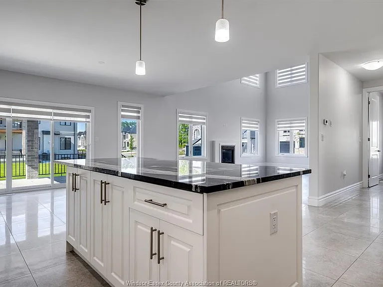 210 Cowan Ct — Photo 7