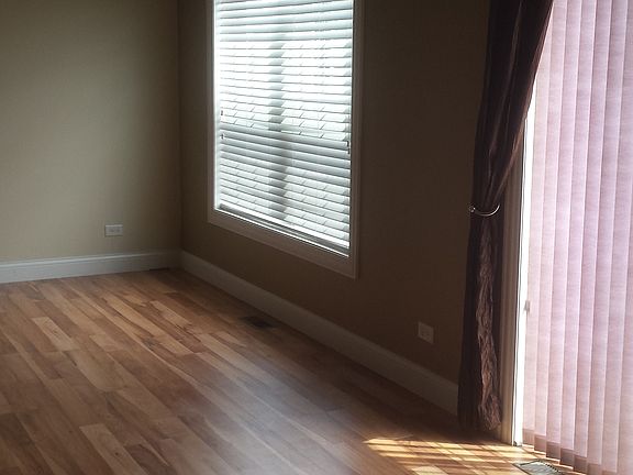 5th image of 15711 Cove Cir